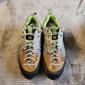 Garmont Dragontail Hiking Approach Shoes Mens 10 Green Gray Bouldering Sneakers,